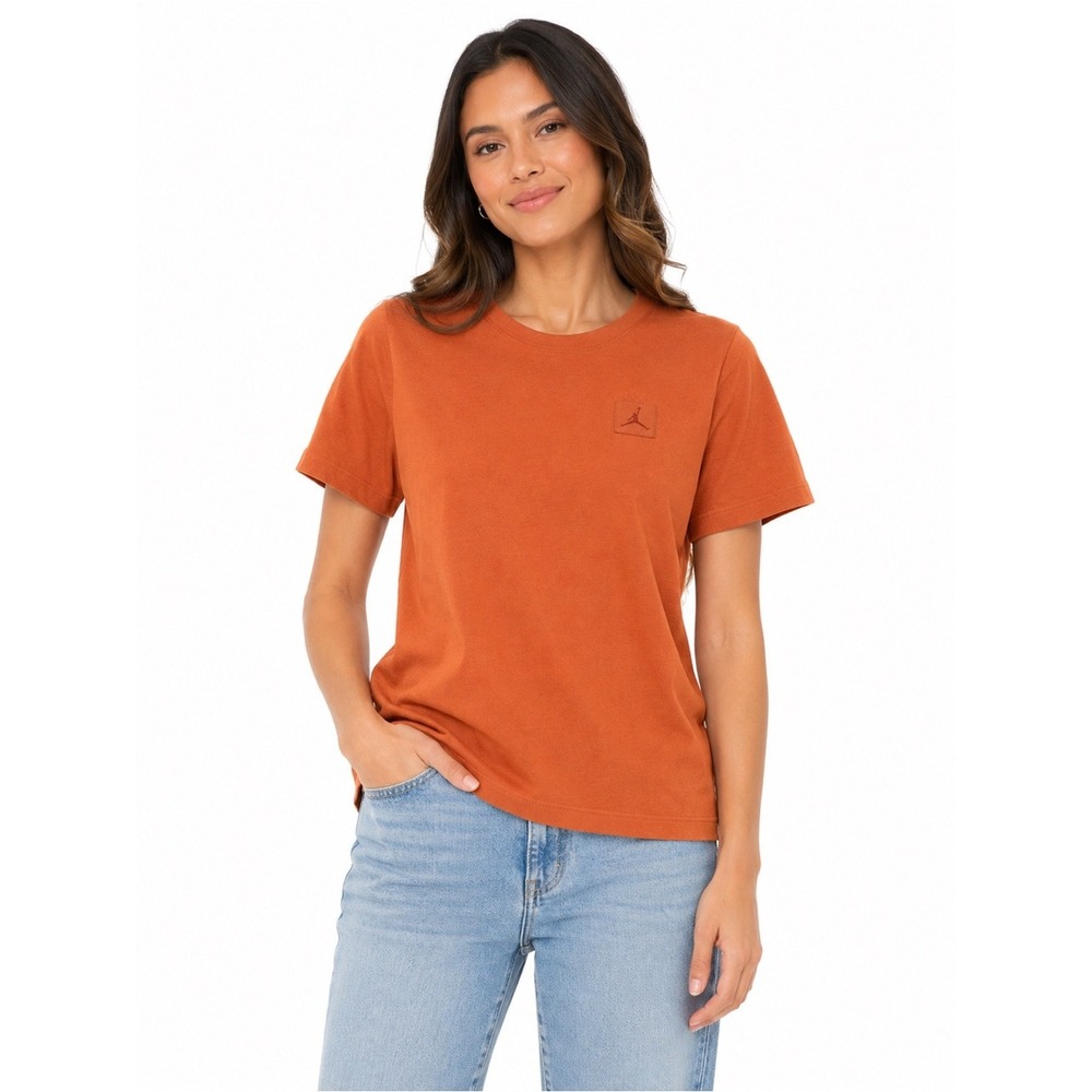 Air Jordan Size Medium Women's Short Sleeve Tee in Burnt Orange